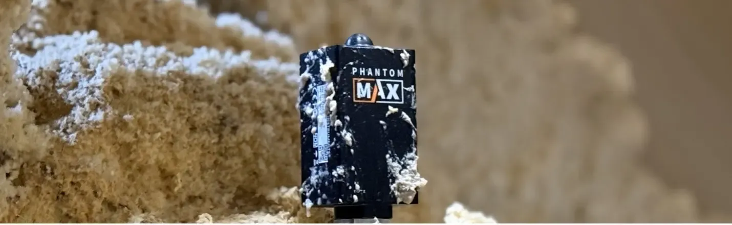 PHANTOM® Max wireless vibration sensor installed on industrial equipment enabling 1 km line-of-sight remote condition monitoring