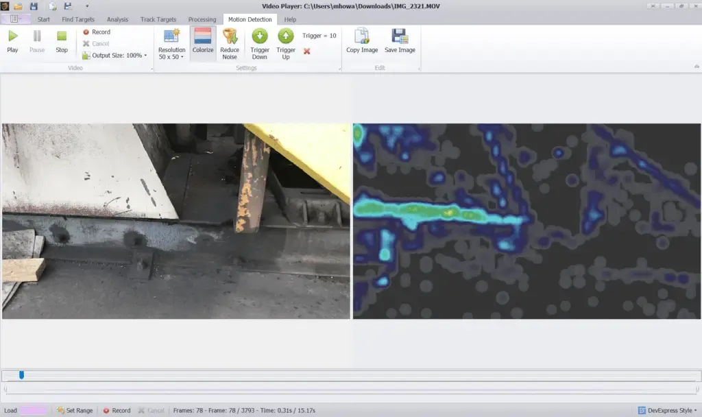 Motion detection analysis highlighting displacement zones for vibration measurement in the video frame